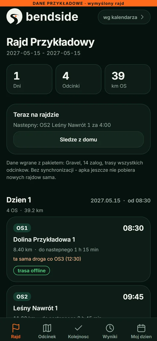 Ekran startowy aplikacji: lista odcinków wymyślonego rajdu i czas do następnego odcinka. Na górze pomarańczowy pasek: dane przykładowe.